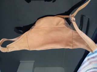 Riñonera de cuero con estampado