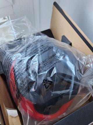 Casco Giro Negro/Rojo Nuevo talla L