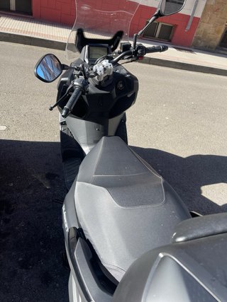 Moto Scooter 125cc Negra Peugeot nueva