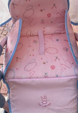 Carrito de juguete rosa y azul