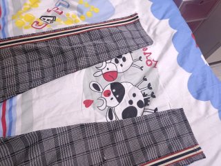 Leggings de cuadros con raya lateral
