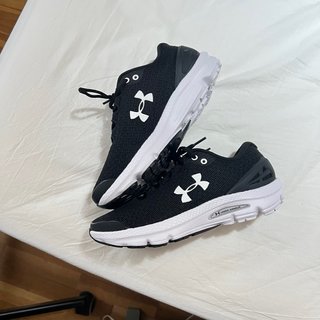 Zapatillas Under Armour Negras