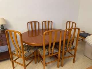 Mesa extensible y 6 sillas comedor