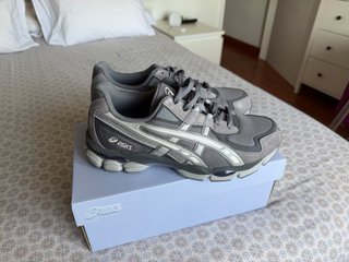 ASICS Bambas Gris Talla 41.5