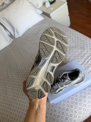 ASICS Bambas Gris Talla 41.5