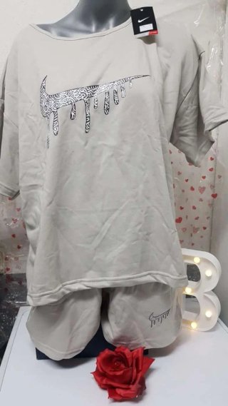Conjunto A ESTRENAR camiseta y pantalón talla L