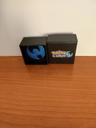 Pin Exclusivo Pokémon Luna Fan Edition