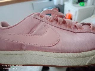 Lote Zapatillas Nike Rosas y Botas Marrones