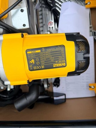 Mesa de sierra DeWalt D27107
