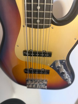 Fender American Ultra II Jazz Bass V (5 cuerdas)