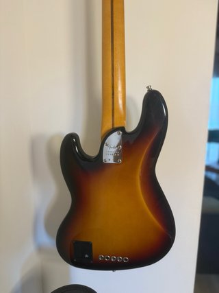 Fender American Ultra II Jazz Bass V (5 cuerdas)