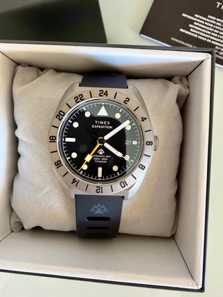 Reloj Timex Expedition GMT Titanio Automático