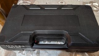 Pistola de clavos y accesorios