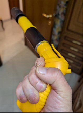 Pistola de clavos y accesorios