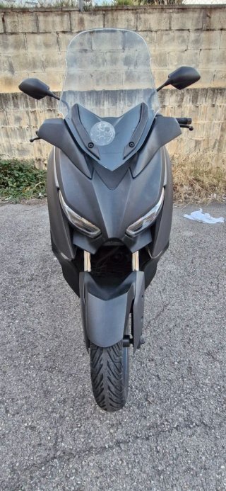Maxi Scooter Negra y Gris