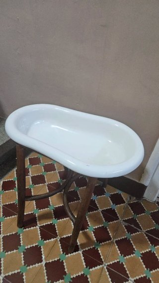 Bidé vintage madera y esmalte