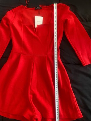Mono Bershka rojo