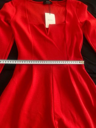 Mono Bershka rojo