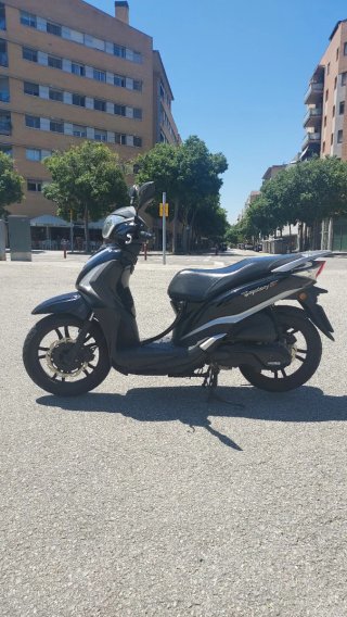 Sym Symphony 125cc Scooter Distintivo C