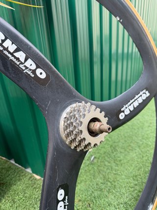 Rueda trasera TORNADO