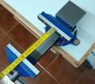 Tornillo de banco UNIVERSAL