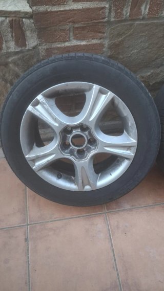 Llantas de aleación con tapacubos 195-55-15