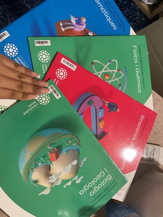 Libros extras con resúmenes breves de 3ro