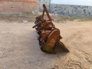 Fresadora Howard Rotavator