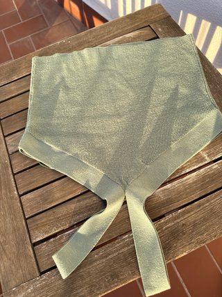 Top Brownie verde punto halter