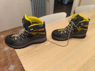 Botas de montaña Asolo negras y grises