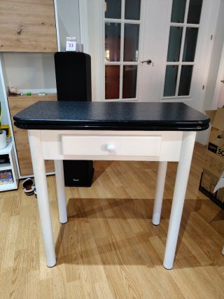 Mesa plegable auxiliar
