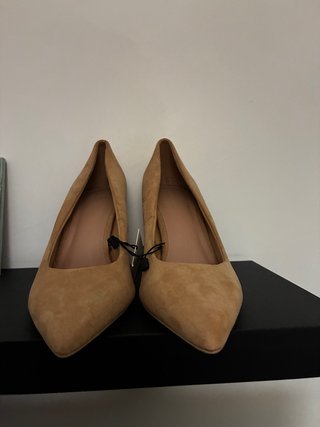 Zapatos de tacón beige talla 41 nuevos