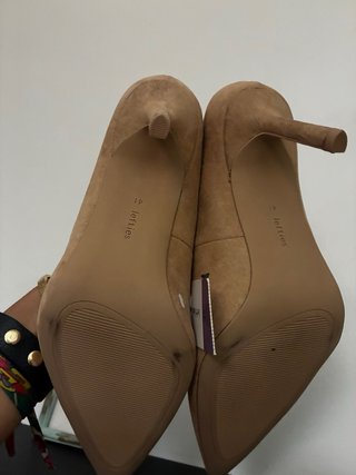 Zapatos de tacón beige talla 41 nuevos
