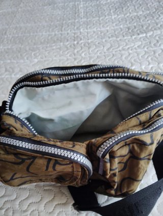Bolso caqui de Tiger con estampado