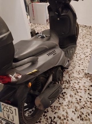 Peugeot Tweet 125 gt Gris