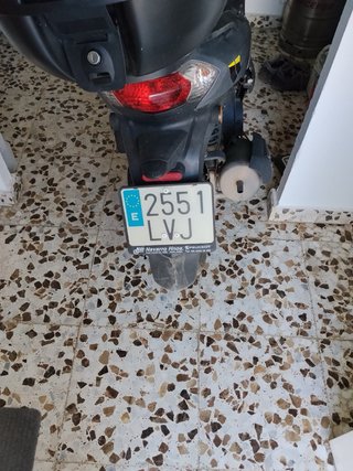 Peugeot Tweet 125 gt Gris