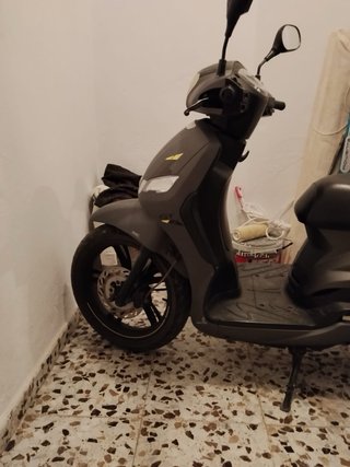 Peugeot Tweet 125 gt Gris