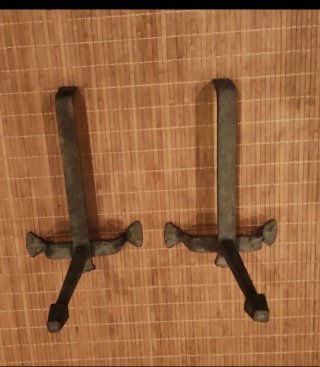 Soporte de Hierro para leña en chimenea.