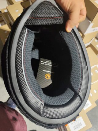 Casco de moto negro
