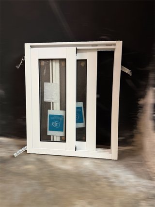 Ventana corredera blanca nueva
