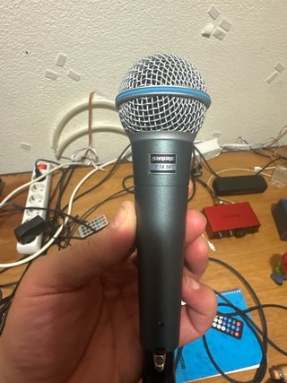 Altavoz autoamplificado negro