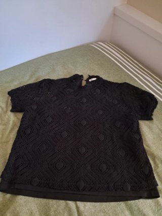 Camiseta Zara encaje negro Talla L