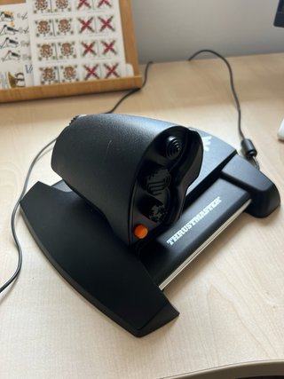Joystick e HOTAS Thrustmaster