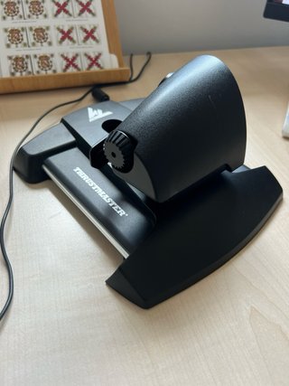 Joystick e HOTAS Thrustmaster