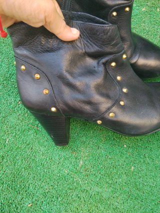 Botas piel tachuelas talla 41