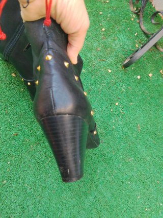 Botas piel tachuelas talla 41