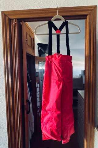 Pantalón de nieve rosa con tirantes
