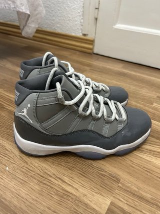 Zapatillas Jordan Grises