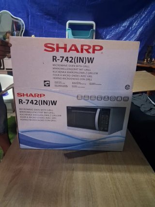 Microondas Sharp R-742(IN)W con Grill