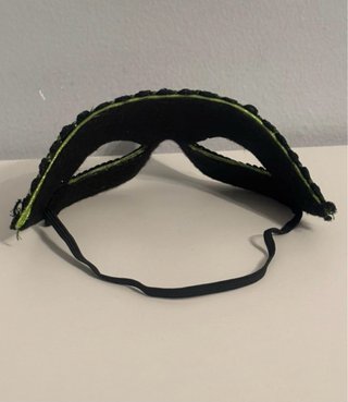Maschera con elastico verde e nero
